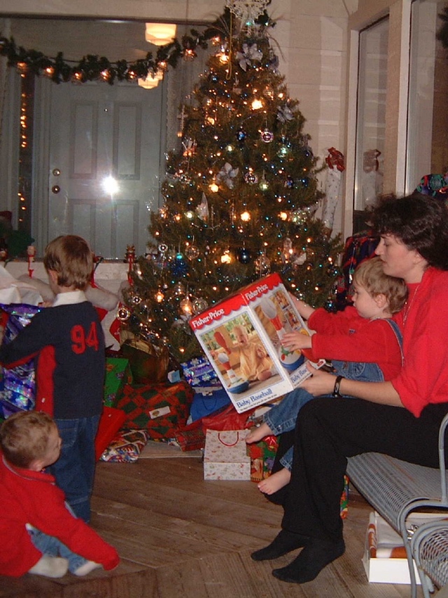 Hildebrand Christmas ScreenSaver/640x480_2002-12-24 Christmas Eve 31.jpg